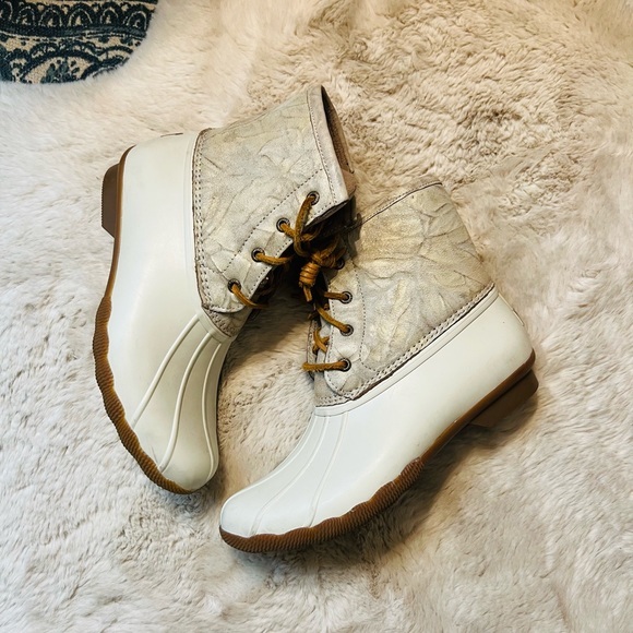 Sperry Saltwater Crunch Duck Rain Boots Gold / Ivory sts99726 Women's US 9.5 - Picture 2 of 13